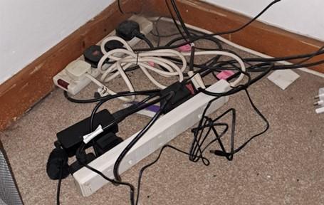 Tamworth Electricians - Overloaded Extension Cord