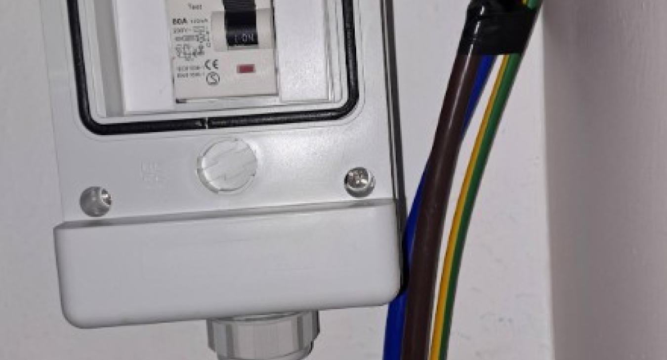 Installing power into the metal garage 40m from the house